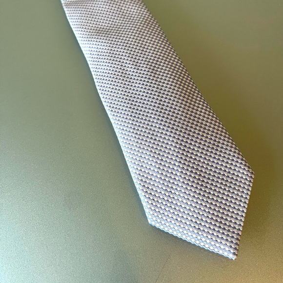 Authentic Armani Collezioni Tie - Picture 6 of 6